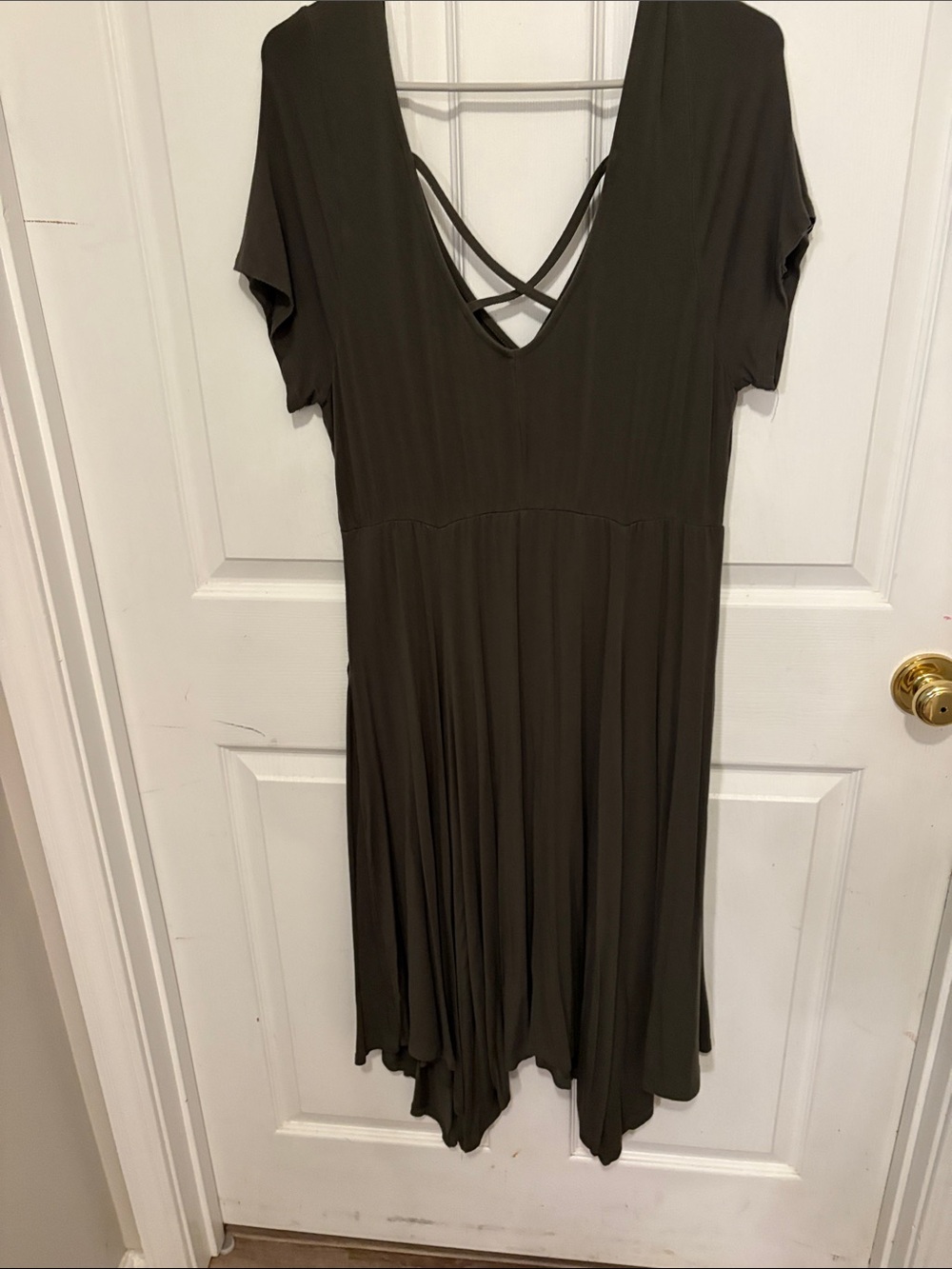 Women’s dress - Picture 2 of 3